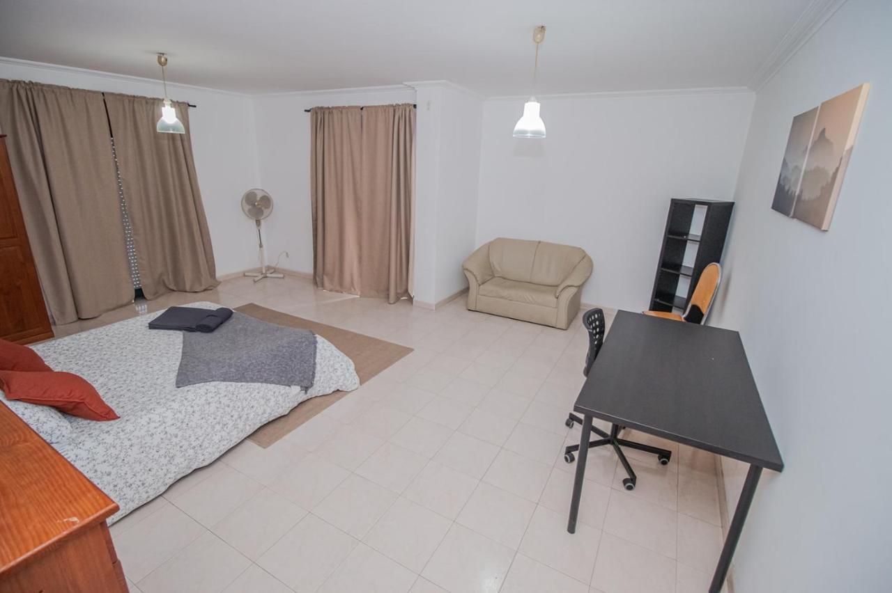 Charming Private Rooms In An Apartment A2 Penha - Фару Экстерьер фото